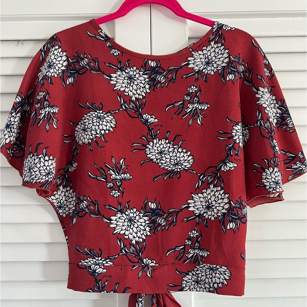 Floral Top - Picture 2 of 6